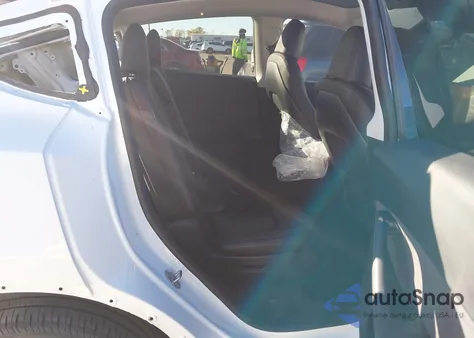 2023 Tesla Model Y Awd/Long Range Dual Motor All-Wheel Drive z USA, uszkodzony, nr VIN 7SAYGAEEXPF708537